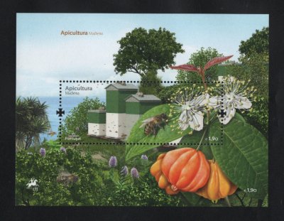 2013 - Bloco nº 488. Apicultura - Madeira. Novo sem charneira. Em boas condições.