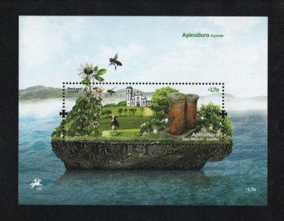 2013 - Bloco nº 496. Apicultura - Açores. Novo sem charneira. Em boas condições.