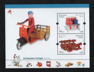 2015 - Bloco nº 527. Europa - Brinquedos Antigos - Açores. Novo sem charneira. Em boas condições.