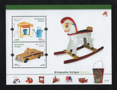 2015 - Bloco nº 528. Europa - Brinquedos Antigos - Madeira. Novo sem charneira. Em boas condições.