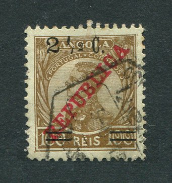 1919 - Afinsa nº 191b. D. Manuel II com sobretaxa. Selo de 2 1/2c/75r USADO. TRAÇO FRACÇÃO PARTIDO. Em boas condições.