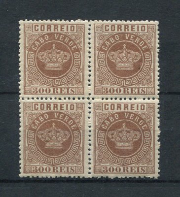 1877 - Afinsa nº 9. Coroa. Selos de 300 reis EM QUADRA. Novos SEM CHARNEIRA (**) e com goma original. Em boas condições.