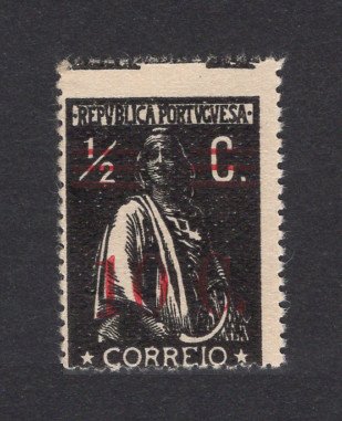 1928 - Afinsa nº 454j. Ceres com sobretaxa. Selo de 10c/1/2c novo, SEM GOMA. ERRO, IMPRESSÃO DESCENTRADA. Papel cartolina, 15x14. Em boas condições.