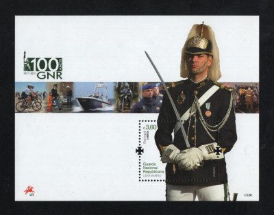2011 - Bloco nº 438. Centenário da Guarda Nacional Republicana. Novo sem charneira. Em boas condições.
