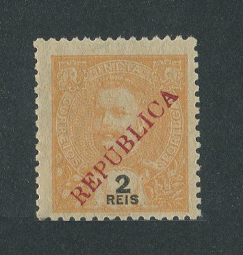1914 - Afinsa nº 273. D. Carlos I com sobrecarga local REPUBLICA. Selo de 2 reis novo sem goma como emitido. Em boas condições.