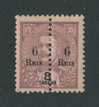 1911 - Afinsa nº 237. D. Carlos I com sobretaxa e perfurado a meio. Selo de 6r/8T novo sem goma como emitido. Em boas condições.