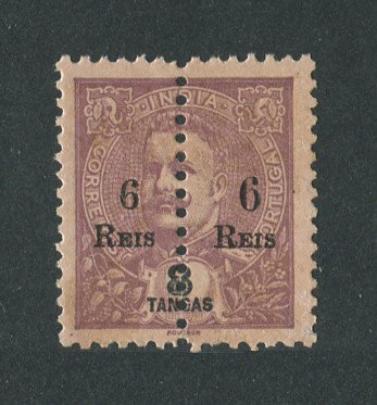 1911 - Afinsa nº 237a. D. Carlos I com sobretaxa e perfurado a meio. Selo de 6r/8T novo sem goma como emitido. ''6'' MAIS PEQUENO (lado esquerdo). Em boas condições.