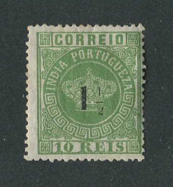1881 - Afinsa nº 67c. Coroa com sobretaxa. Selo de 1 1/2r/10r novo COM CHARNEIRA (*) e goma original. Denteado 13 1/2. Em boas condições.