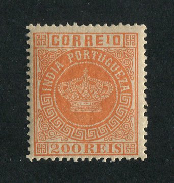 1877 - Afinsa nº 55a. Tipo Coroa. Selo de 200 reis novo, COM CHARNEIRA (*) e goma original. Denteado 13 1/2, papel médio. Em boas condições.
