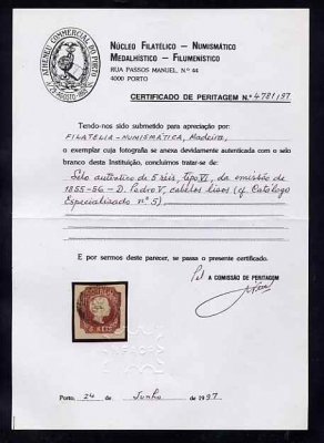 1855/56 - Afinsa nº 5. D. Pedro V, cabelos lisos. EXEMPLAR DE LUXO. Selo de 5 reis usado. Cunho VI. Boas margens. Em boas condições. Carimbo nº 26 - Leiria. Com CERTIFICADO DE PERITAGEM.