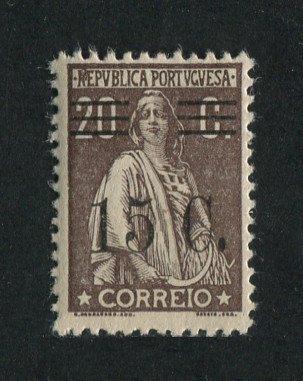 1928 - Afinsa nº 460. Ceres com sobretaxa 15c/20c. Selo novo, COM CHARNEIRA (*) e goma original. Em boas condições.
