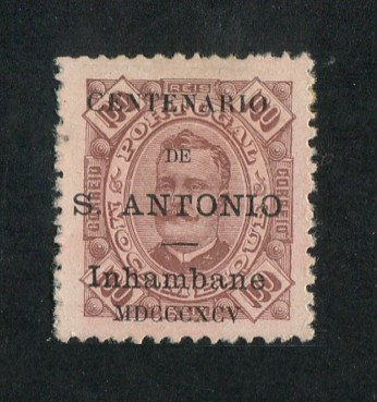 1895 - Afinsa nº13. D. Carlos I com sobrecarga ''Centenário de S. António''. Selo de 100 reis novo sem goma como emitido. Com CERTIFICADO DE PERITAGEM. Em boas condições.