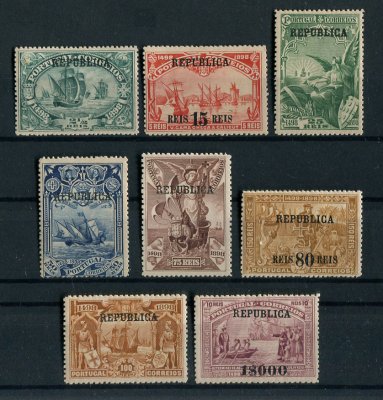 1911 - Afinsa nº 184/191. 4º cent. do Descobrimento... . Com sobrecarga REPUBLICA. Série completa nova SEM CHARNEIRA (**) e com goma original. Em boas condições.