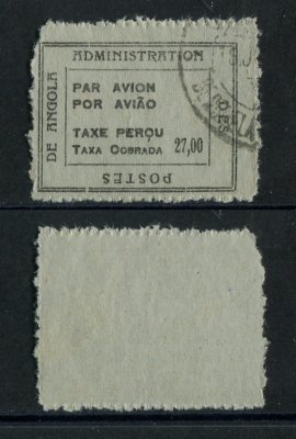 1945 - Sobretaxa do Correio Aéreo. Afinsa nº31. Legenda "TAXE PERÇU/TAXA COBRADA" . Selo de 27.00A usado. Com CERTIFICADO DE PERITAGEM. Tem um canto um pouco irregular mas em boas condições.