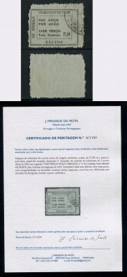 1945 - Sobretaxa do Correio Aéreo. Afinsa nº31. Legenda "TAXE PERÇU/TAXA COBRADA" . Selo de 27.00A usado. Com CERTIFICADO DE PERITAGEM. Tem um canto um pouco irregular mas em boas condições.