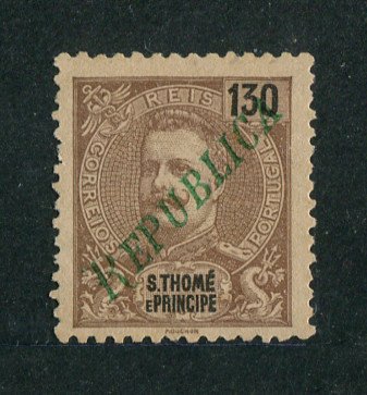 1920 - Afinsa nº 238. D. Carlos I com sobrecarga local REPUBLICA. Selo de 130r novo sem goma como emitido. Em boas condições.