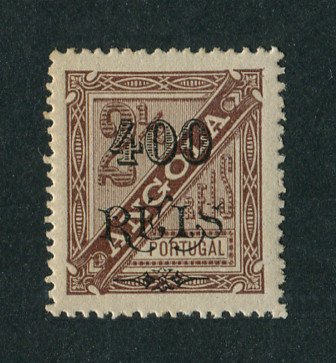 1902 - Afinsa nº 74b. D. Carlos I com sobretaxa. Selo de 400r/2 1/2r novo COM CHARNEIRA (*) e goma original. Denteado 13 1/2. Em boas condições.