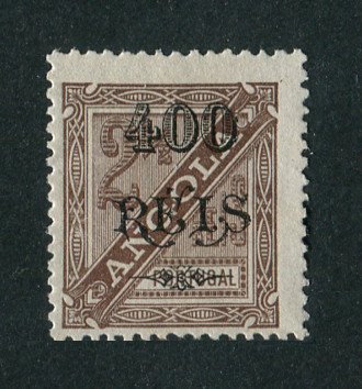 1902 - Afinsa nº 74a. D. Carlos I com sobretaxa. Selo de 400r/2 1/2r novo, sem goma. Tipo II, denteado 12 1/2. Em boas condições.