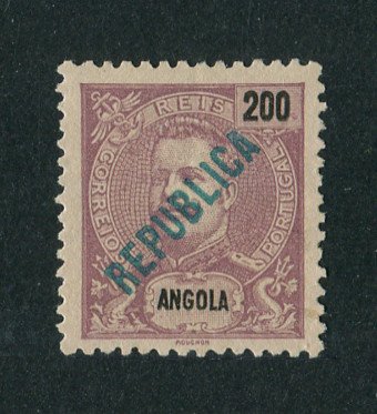 1914 - Afinsa nº 163. D. Carlos I com sobrecarga local REPUBLICA. Selo de 200r novo, SEM GOMA. Em boas condições.