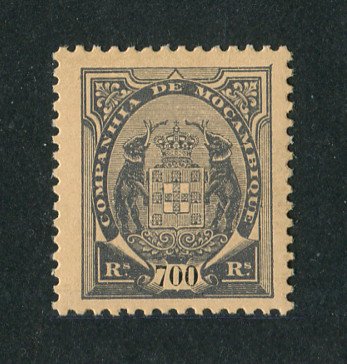 1904 - Afinsa nº 48. Elefantes. Novos valores. Selo de 700r novo, COM CHARNEIRA (*) e goma original. Em boas condições.