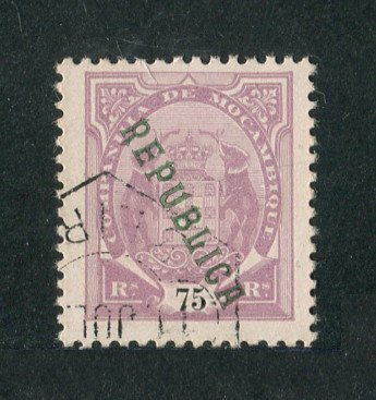 1911 - Afinsa nº 69b. Elefantes com sobrecarga local REPUBLICA. Selo de 75 reis usado. Sobrecarga TIPO II. Em boas condições.