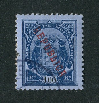 1911 - Afinsa nº 70b. Elefantes com sobrecarga local REPUBLICA. Selo de 100 reis usado. Sobrecarga TIPO II. Em boas condições.