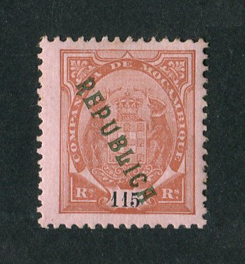 1911 - Afinsa nº 71b. Elefantes com sobrecarga local REPUBLICA. Selo de 115 reis novo COM CHARNEIRA (*) e goma original. Sobrecarga TIPO II. Em boas condições.