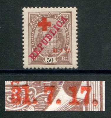 1917 - Afinsa nº 110b. Tipo Elefantes com sobrecargas REPUBLICA e CRUZ VERMELHA. Selo de 50 reis novo, COM CHARNEIRA (*) e goma original. ''1'' de ''31'' MAIOR. Em boas condições.