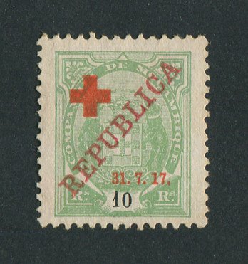 1917 - Afinsa nº 108. Tipo Elefantes com sobrecargas REPUBLICA e CRUZ VERMELHA. Selo de 10r reis novo, SEM GOMA. Em boas condições.