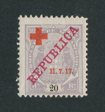 1917 - Afinsa nº 109b. Tipo Elefantes com sobrecargas REPUBLICA e CRUZ VERMELHA. Selo de 20r reis novo, COM CHARNEIRA (*) e goma original. VARIEDADE "1" de "31" MAIOR. Em boas condições.