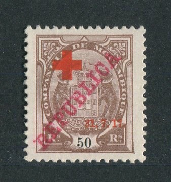 1917 - Afinsa nº 110. Tipo Elefantes com sobrecargas REPUBLICA e CRUZ VERMELHA. Selo de 50 reis novo, SEM GOMA. Em boas condições.