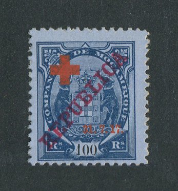 1917 - Afinsa nº 112. Tipo Elefantes com sobrecargas REPUBLICA e CRUZ VERMELHA. Selo de 100 reis novo, SEM GOMA. Em boas condições.