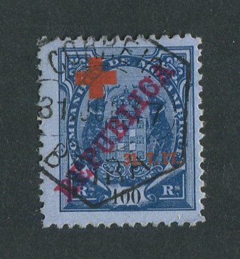 1917 - Afinsa nº 112. Tipo Elefantes com sobrecargas REPUBLICA e CRUZ VERMELHA. Selo de 100 reis USADO. Carimbo de 31-JULHO-1917, único dia oficial de circulação. Em boas condições.