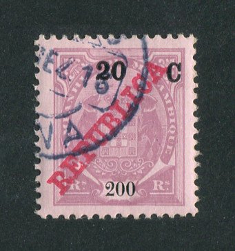 1916 - Afinsa nº103. Elefantes com sobretaxa e sobrecarga REPUBLICA. Selo de 20c/200r usado. SOBRETAXA DESLOCADA. Em boas condições.