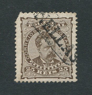1882/83 - Afinsa nº 57a. D. Luis I de frente. Selo de 25 reis usado. Papel porcelana, denteado 12 1/2. CARIMBO NOMINATIVO - NELAS (NELLAS). Tem um canto curto.