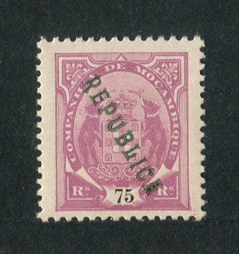 1911 - Afinsa nº 69b. Elefantes com sobrecarga local REPUBLICA. Selo de 75 reis novo COM CHARNEIRA (*) e goma original. Sobrecarga TIPO II. Em boas condições.