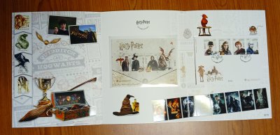2019 - CARTEIRA ESPECIAL - Harry Potter - Contém o bloco nº 620A (numerado), FDC (numerado), série completa nº 5146/5149 e caderneta não catalogada. Em boas condições. (apenas foram emitidas 3000 exemplares)