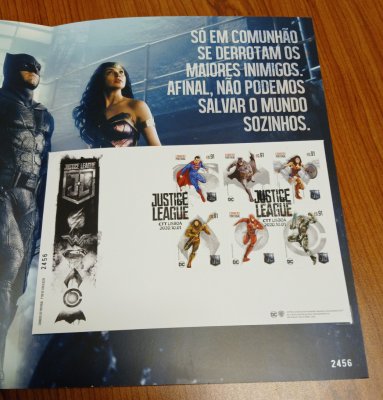 2020 - CARTEIRA ESPECIAL - Liga da Justiça - Contém o bloco nº 642A (numerado), FDC (numerado) e a série completa nº 5288/5293. Em boas condições. (apenas foram emitidas 3000 exemplares)