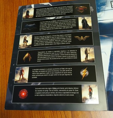 2020 - CARTEIRA ESPECIAL - Liga da Justiça - Contém o bloco nº 642A (numerado), FDC (numerado) e a série completa nº 5288/5293. Em boas condições. (apenas foram emitidas 3000 exemplares)