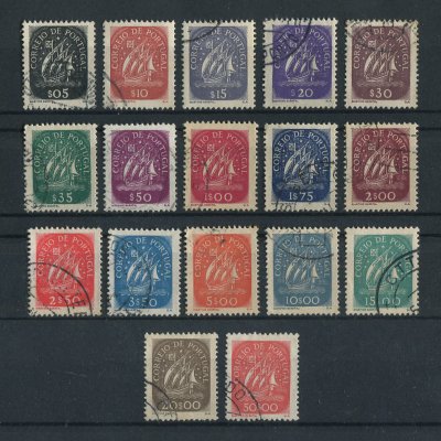 1943 - Afinsa nº 617/633. Caravela. Série completa USADA. Em boas condições.