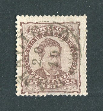 1882/83 - Afinsa nº 57e. D. Luis I de frente. Selo de 25 reis usado. Papel liso, denteado 13 1/2. CARIMBO DE FAMALICÃO. Pequena transparência.