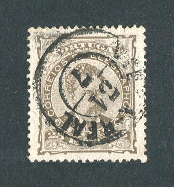 1882/83 - Afinsa nº 57e. D. Luis I de frente. Selo de 25 reis usado. Papel liso, denteado 13 1/2. CARIMBO DE VILA REAL. Pequeno vinco.