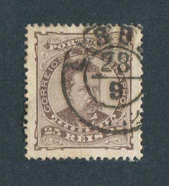 1882/83 - Afinsa nº 57e. D. Luis I de frente. Selo de 25 reis usado. Papel liso, denteado 13 1/2. Em boas condições.