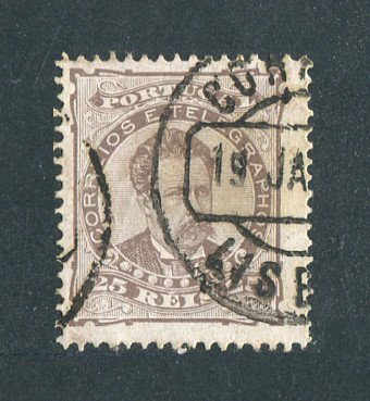 1882/83 - Afinsa nº 57b. D. Luis I de frente. Selo de 25 reis usado. Papel porcelana, denteado 13 1/2. Em boas condições.