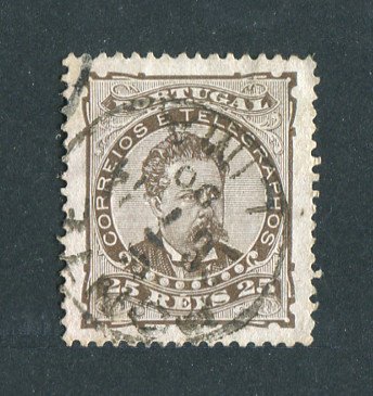 1882/83 - Afinsa nº 57b. D. Luis I de frente. Selo de 25 reis usado. Papel porcelana, denteado 13 1/2. CARIMBO DE PONTE DE LIMA. Em boas condições.