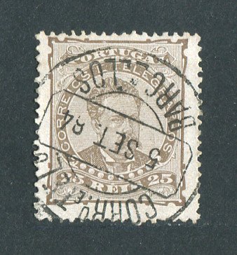1882/83 - Afinsa nº 57b. D. Luis I de frente. Selo de 25 reis usado. Papel porcelana, denteado 13 1/2. CARIMBO DE BARCELOS. Em boas condições.