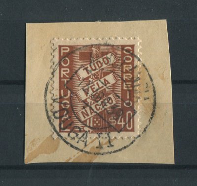 1935 - Afinsa nº 571. Tudo Pela Nação. Selo de 40c usado sobre fragmento. CARIMBO AMBULÂNCIA POSTAL - VOUGA II. Em boas condições.