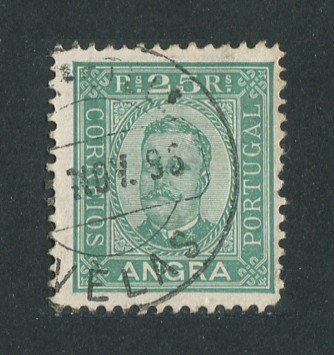 1892 - Afinsa nº 5a. D. Carlos I. Selo de 25 reis usado. CARIMBO DE VELAS. Papel porcelana, denteado 11 1/2. Tem um canto curto.