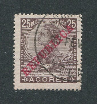 1911 - Afinsa nº 126. D. Manuel II com sobrecarga REPUBLICA. Selo de 25 reis usado. CARIMBO DE VELAS. Em boas condições.