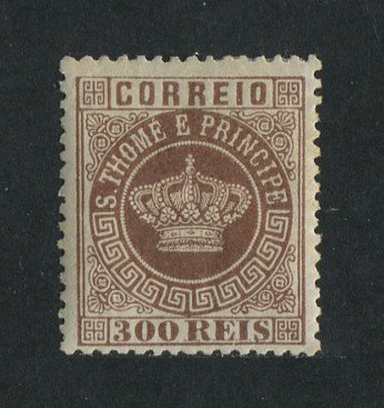1870 - Afinsa nº 9. Tipo Coroa. Selo de 300 reis novo, COM CHARNEIRA (*) e goma original. Denteado 12 1/2. Em boas condições.